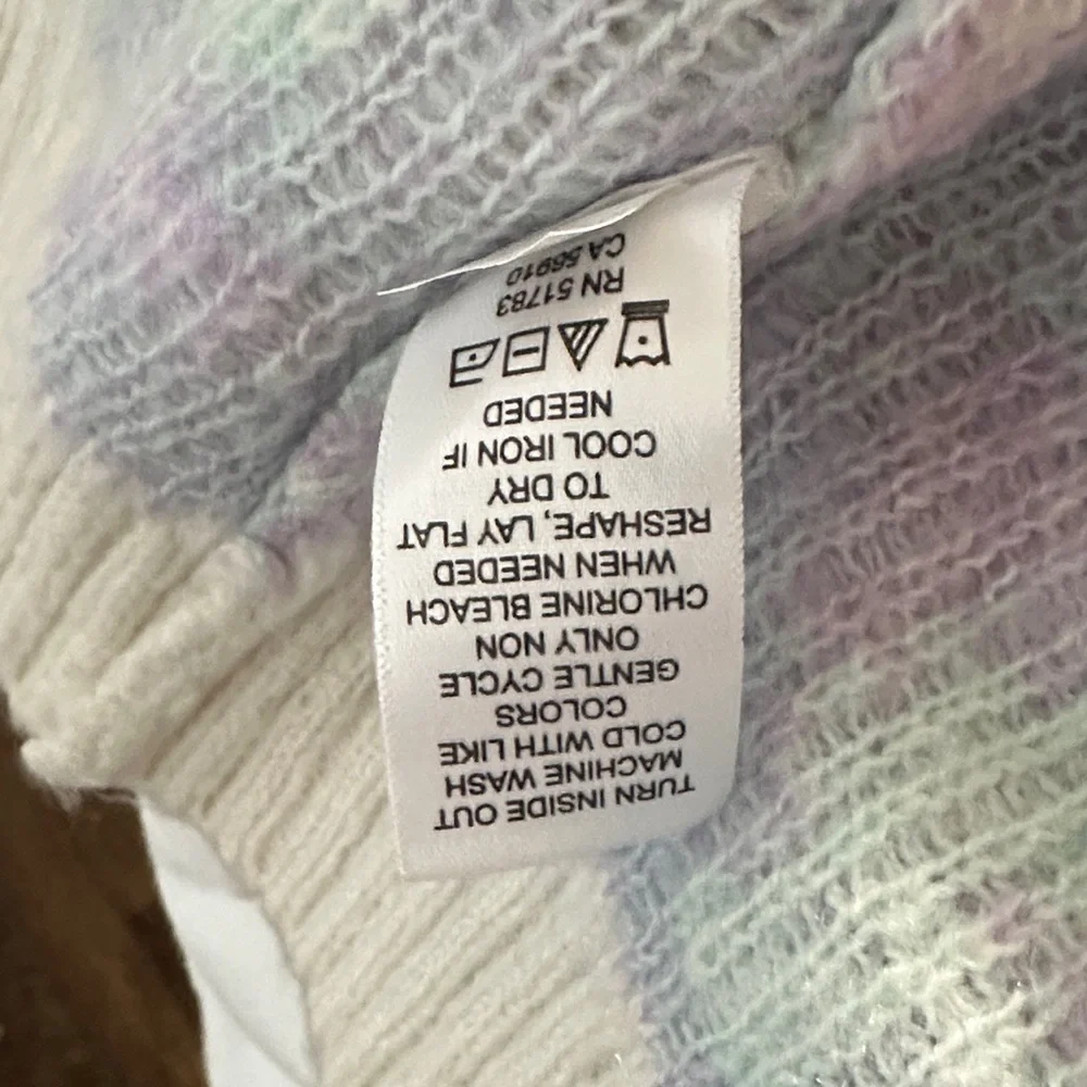 Floral Women's Cardigan in Cream and Purple - Picture 4 of 6